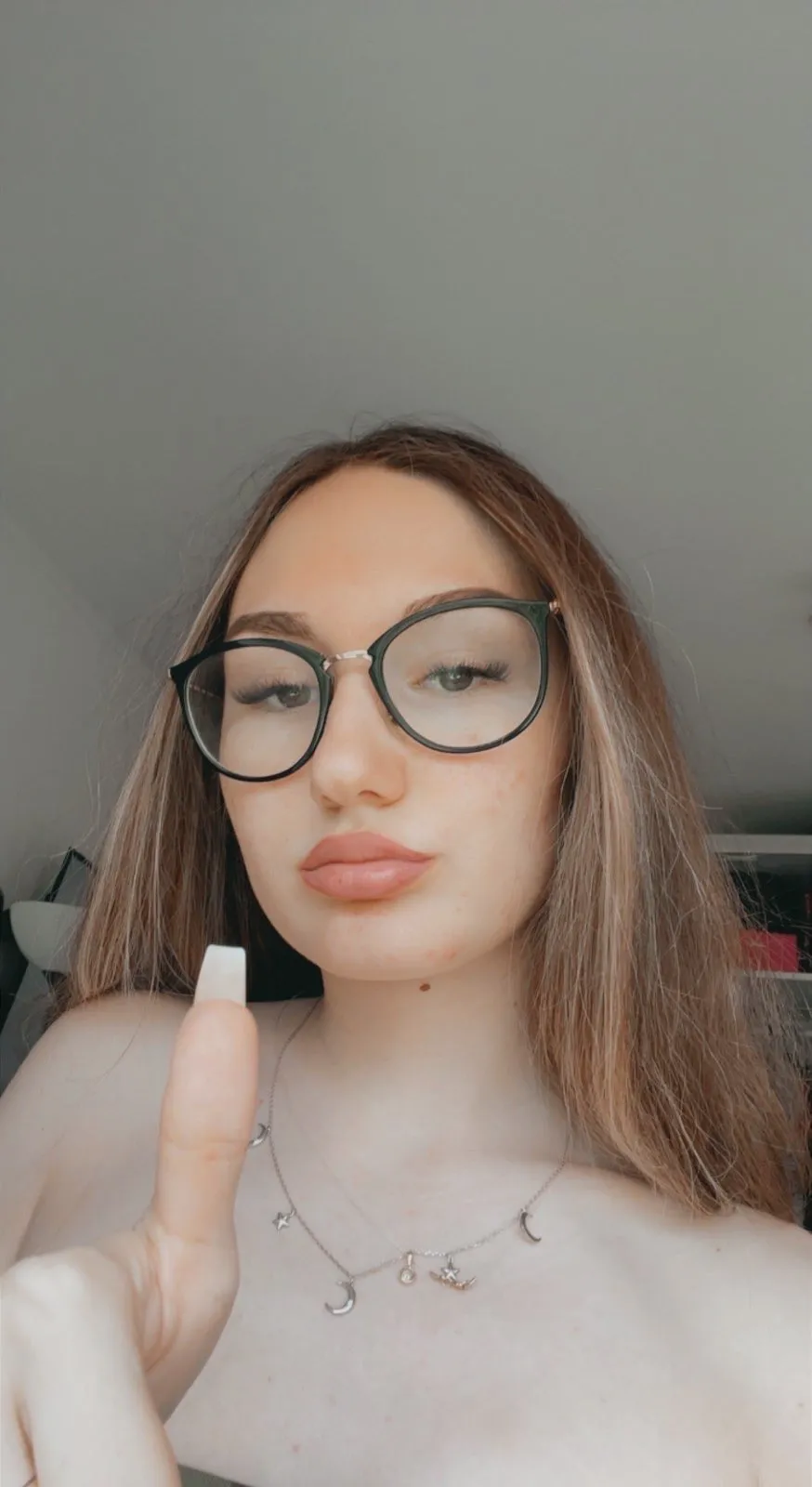 Bella Naomi