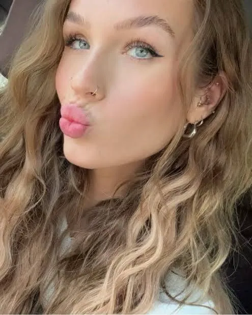 claireggk02