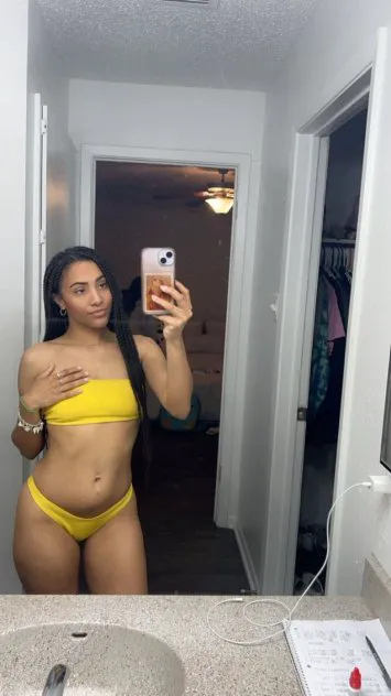Ashleysimoni