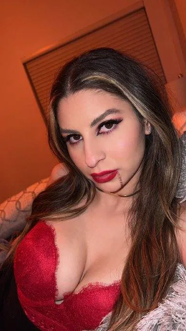 laurakristine7996