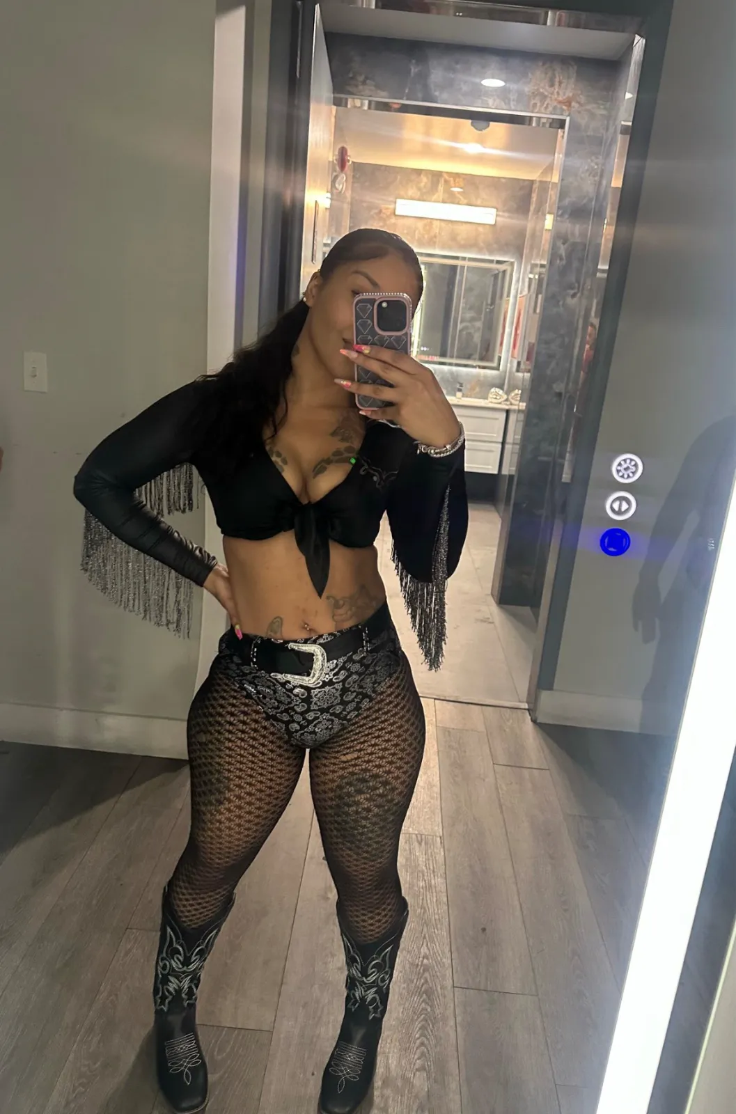 Queen R