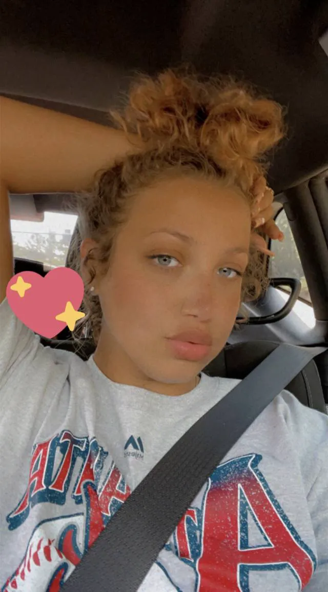 sexyella3030