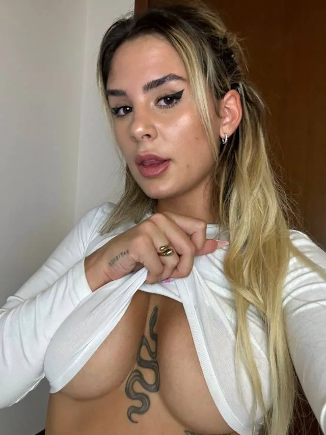 anniehoskins96