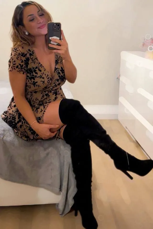 khloemia710