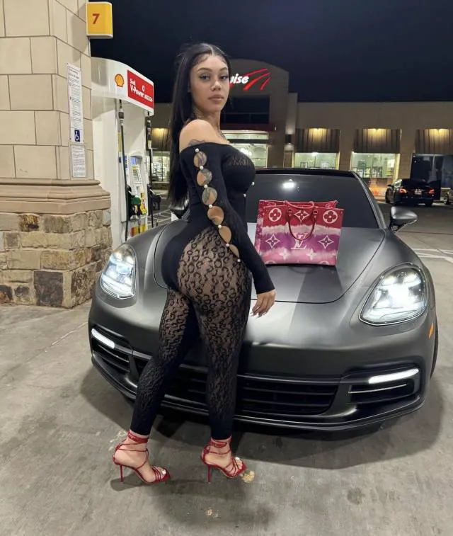 carolinesommers859