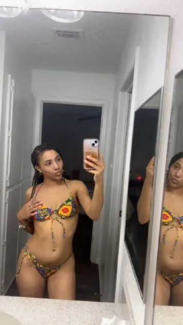 Ashleysimoni