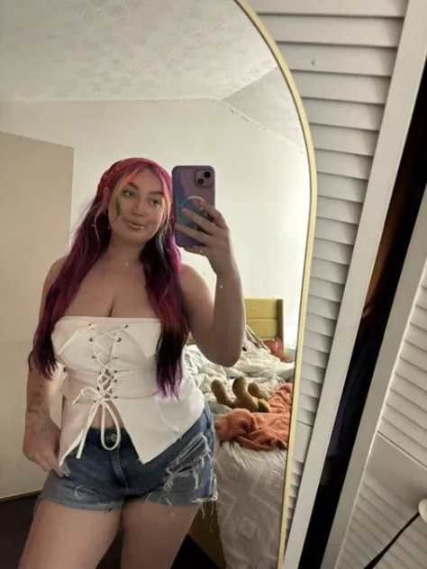 Ashleysimoni
