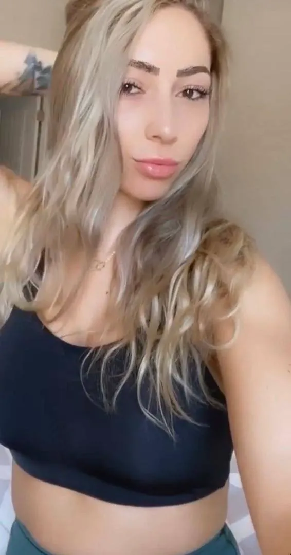 allisonblundell975